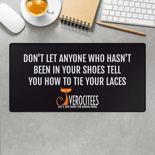UNTIED SHOELACES ACTUALITEES DESK MAT